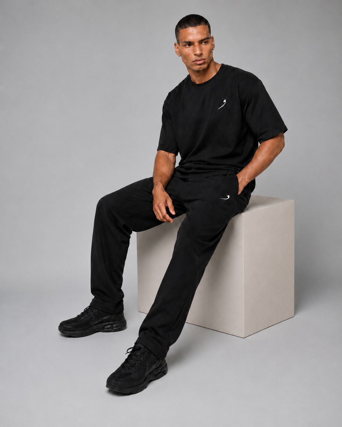 OQOVO Oversized Tee and Relaxed Pant — seated look